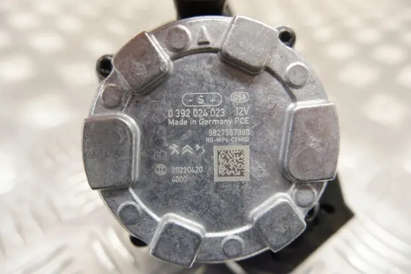 Pompe de circulation d'eau OEM 9827567880 pour Peugeot 2008 II image 7