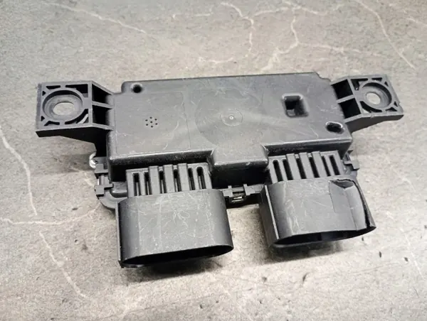 Module contrôleur pompe à carburant A0009007413 Mercedes image 2