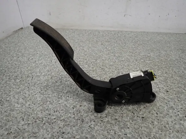Pédale d'accélérateur OEM 35190-4A501 pour Hyundai i20 1.4 image 2