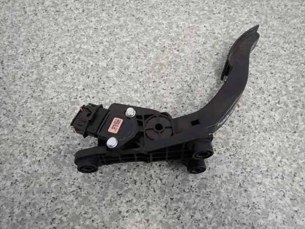 Pédale d'accélérateur OEM 35190-4A501 pour Hyundai i20 1.4 image 4
