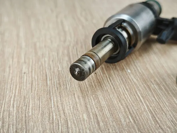 Iniettore carburante Audi A5 F5 A4 B9 2.0 TFSI 06L906036AA image 3