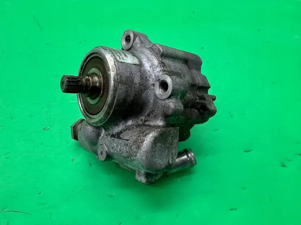 Bomba de dirección Audi A6 C6 4.2 MPI V8 04-11 4F0145155B image 3
