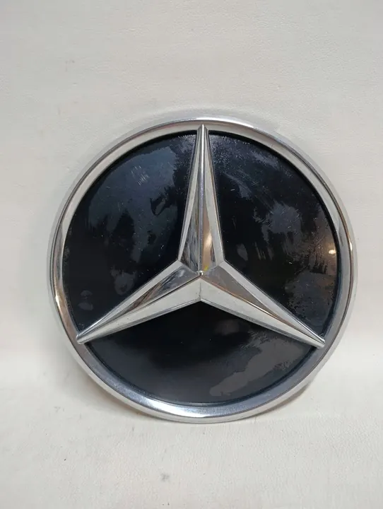 Emblema de Grade Mercedes W253 GLC A0008881600 image 1