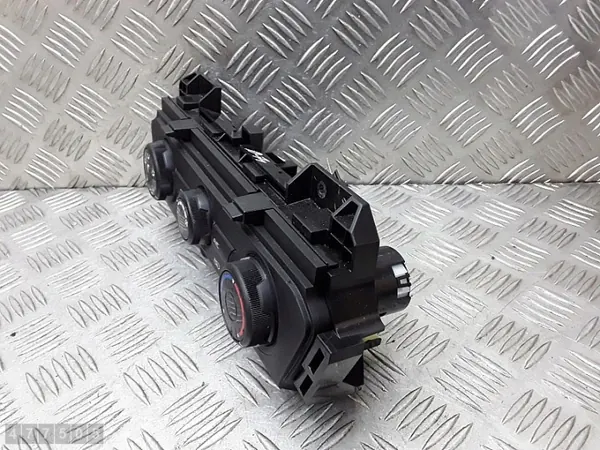 Isuzu D-MAX AC-ohjausmoduuli OEM 8975436841 image 3