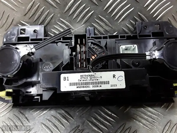 Isuzu D-MAX AC-ohjausmoduuli OEM 8975436841 image 5