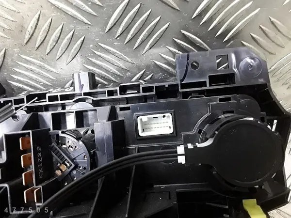 Isuzu D-MAX AC-ohjausmoduuli OEM 8975436841 image 6