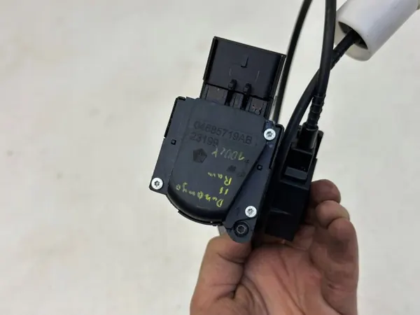 Interruptor de encendido Dodge Durango II OEM 04685719AB image 6