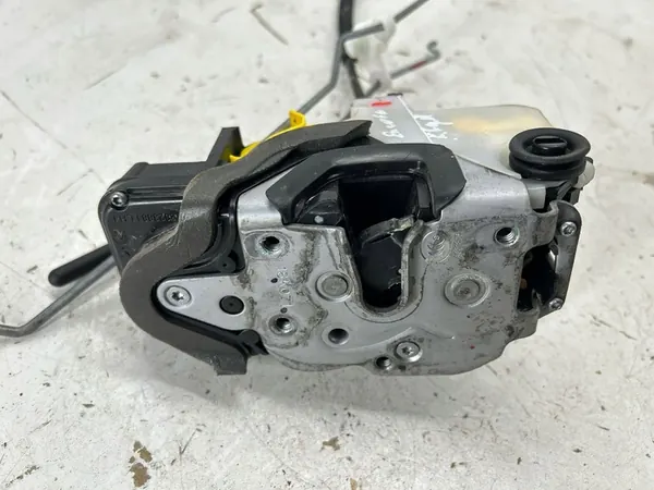 Hintertürschloss linke Seite Buick Encore I 13579545 image 4