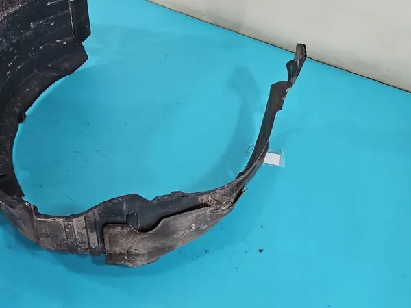 Front Left Wheel Arch Toyota Auris II 53876-02460 image 6