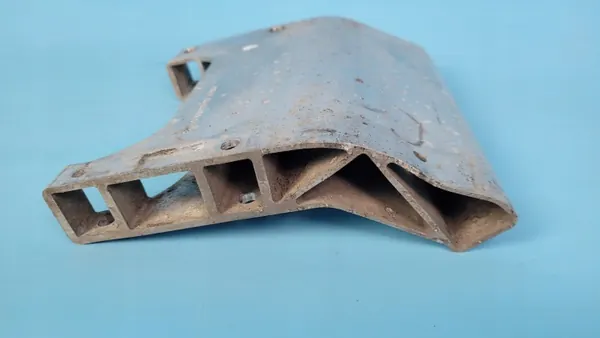 Mercedes EQE W295 Radiatorsteun Links OEM A2976222100 image 3