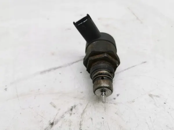 Régulateur pression carburant Toyota OEM 0281002626 image 3