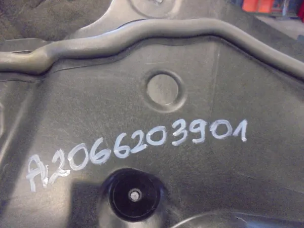Couvercle de cloison OEM A2066203601 pour Mercedes Classe C image 4