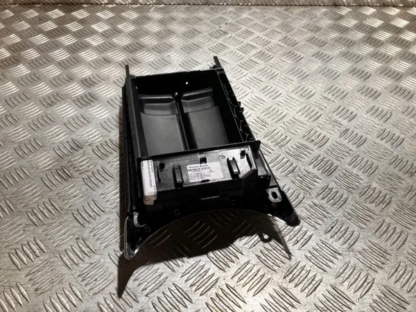 Mercedes C-Klasse W205 Armsteun OEM A2056800096 image 3