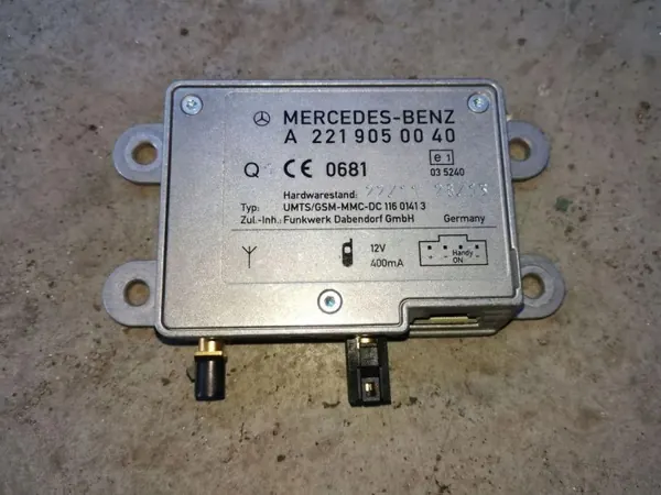 Amplificador de antena Mercedes-Benz A2219050040 Usado image 2