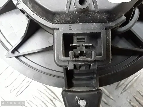 Moteur de soufflante chauffage FORD AE83AB - Pièce OEM image 3