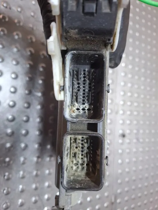 Motorregelaar 8V21-12A650-EC voor Ford Fiesta image 3