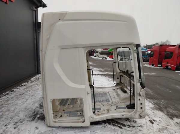Cabina desnuda Scania S NTG usado OEM CS 20 S20 image 3