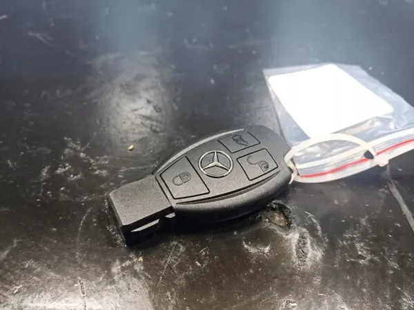 Llave Mercedes Vito W447 OEM Wrakowisko-28381- Usada image 2