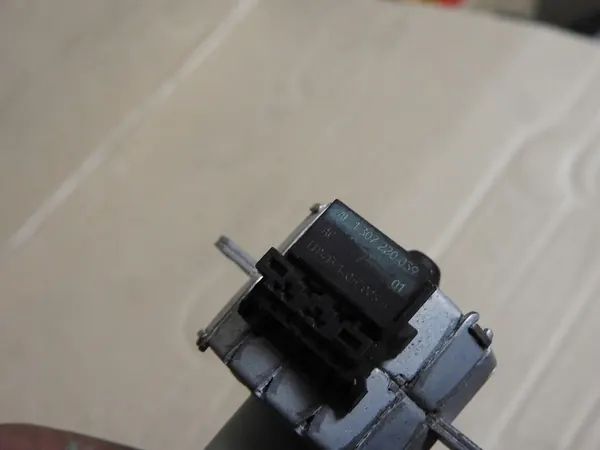 Xenon-Scheinwerferverstellmotor BMW X5 E70 7401878 image 3