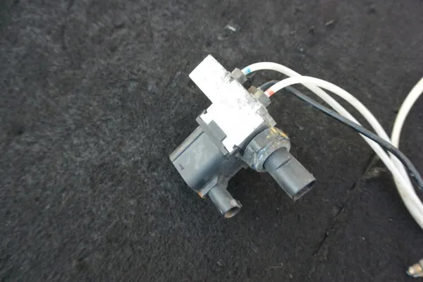 Distributeur Airmatic OEM Mercedes-Benz Classe E CLS image 5