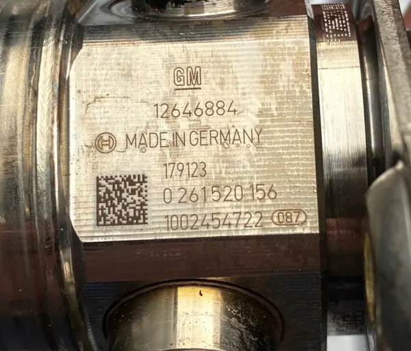 Polttoainepumppu Opel Astra J OPC 2.0T image 2