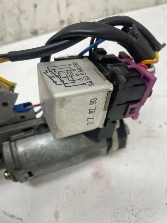 Motor de techo solar Audi Coupe OEM 40374712 - Usado image 3