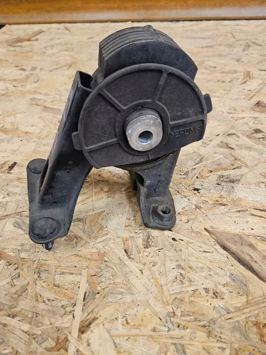 TOYOTA PRIUS III Supporto Motore D4 image 4