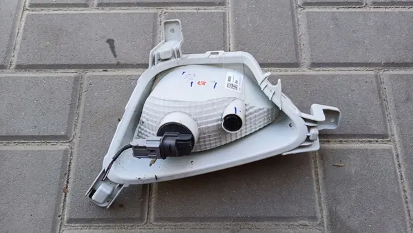 FARO DIREITO HYUNDAI I20 III image 3