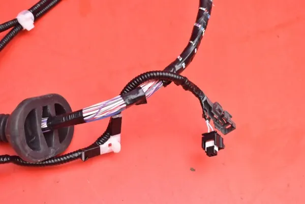 Harness Puerta Delantera Izquierda OEM 82152-42P00 - Toyota BZ4X image 5