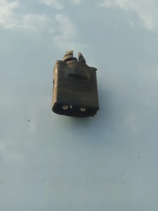 Sensor temperatura exterior Scania 0099009 - Usado image 3