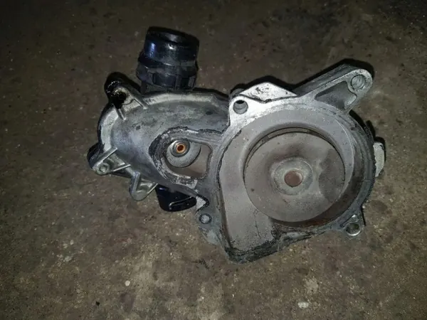 Pompe à eau OEM 11517786192 pour BMW Série 5 image 4