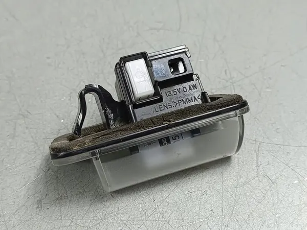 Subaru Forester SK Luz de Placa image 3