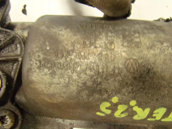 Oljekylarefilterbas Volkswagen Crafter 2.5 TDI OEM image 2