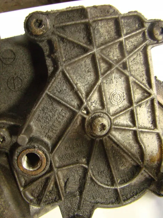 Oljekylarefilterbas Volkswagen Crafter 2.5 TDI OEM image 3