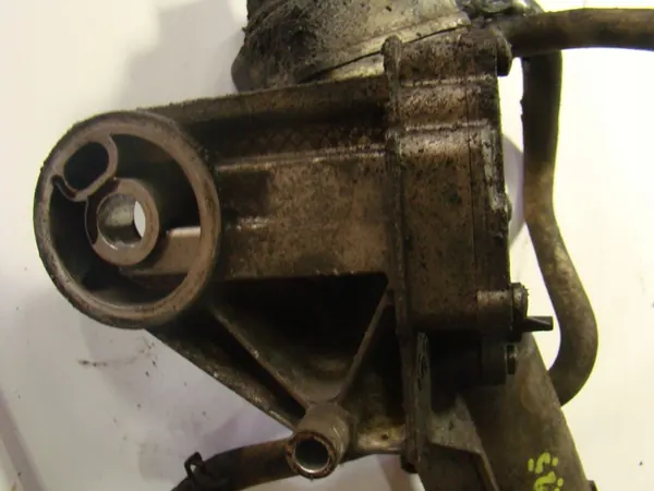 Oljekylarefilterbas Volkswagen Crafter 2.5 TDI OEM image 4