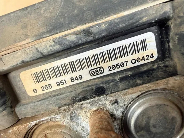 Nissan ABS-bromspump OEM 47660BB50A image 3