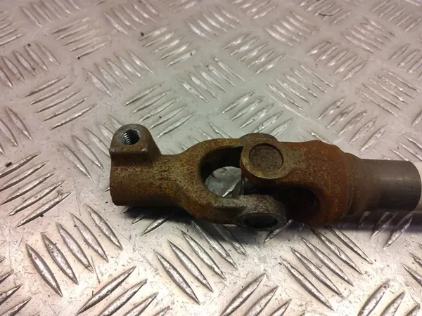 Jeep Renegade 2018 Universal Joint Drive Shaft / Cross image 3