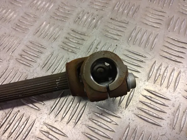Jeep Renegade 2018 Universal Joint Drive Shaft / Cross image 4
