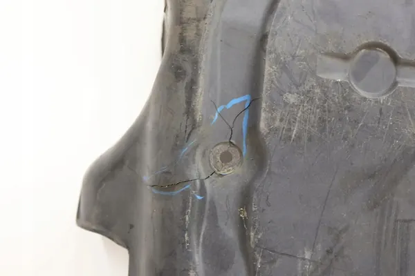 VW T5 T6 Motorunderlag 7E0805687 image 4