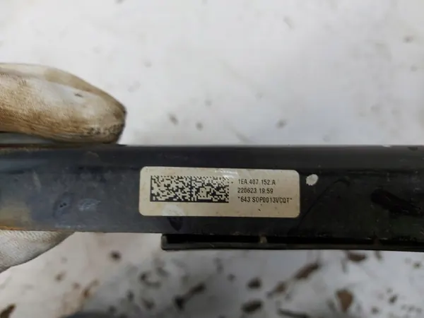 OEM 1EA407152A Etu-Oikea Viputanko Audi Q4 E-TRON:lle image 3