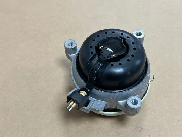 Audi A8 S8 D5 rechter Getriebeträger OEM 4M0399152N image 4