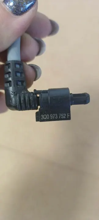 Plug amortecedor DCC VW Audi OEM 3Q0973752F image 4