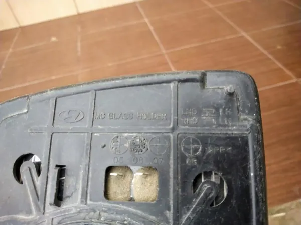 Insert espelho esquerdo OEM 00000000000 para Hyundai Accent 06- image 3