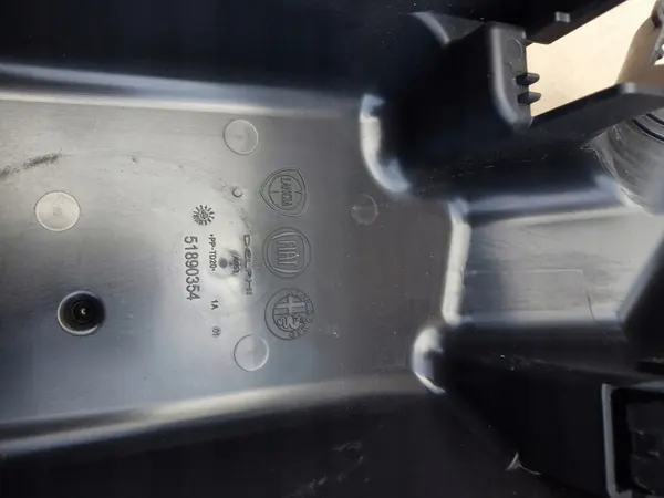 FIAT 500L 1.3 M-JET Tampa da Caixa de Fusíveis OEM image 6