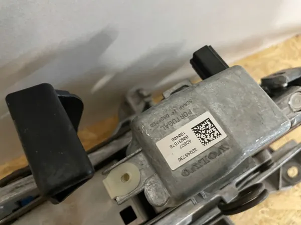Verrou de colonne de direction Volvo OEM 32246782 image 4