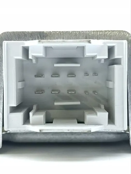 Amplificador de áudio Mercedes-Benz OEM A2979001411 Usado image 7