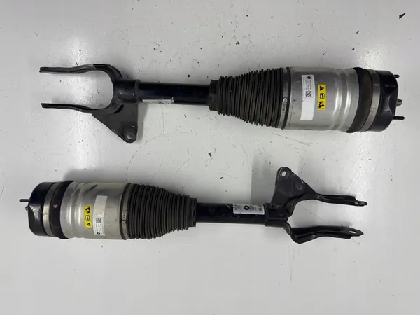 Amortisseur droit JEEP GRAND CHEROKEE wk2 2017-21 68303280AA image 1