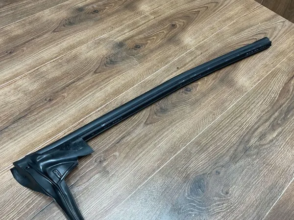 Mercedes-Benz SL R129 tuulilasin tiiviste OEM A1238990097 image 8
