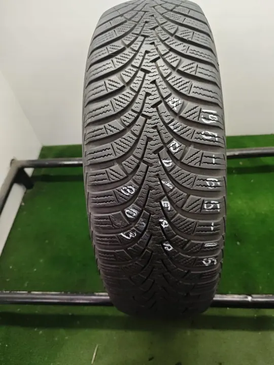 2x Goodyear UltraGrip 8 195/65R15 Winterbanden image 2