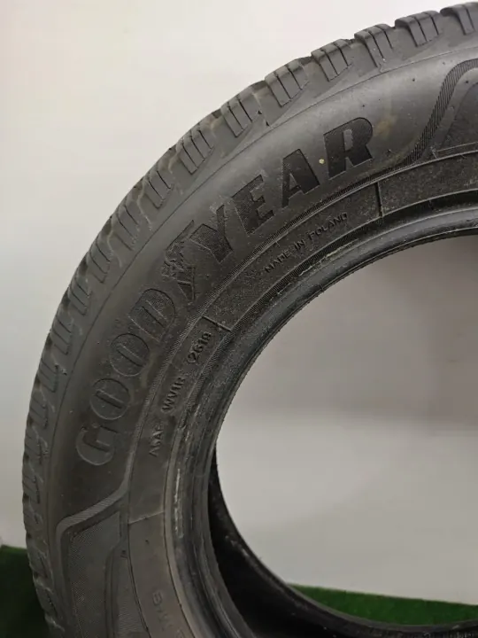 2x Goodyear UltraGrip 8 195/65R15 Winterbanden image 4